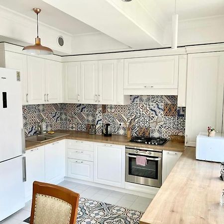 Very Large Apartment For Family! On Milestiu! Chisinau Ngoại thất bức ảnh